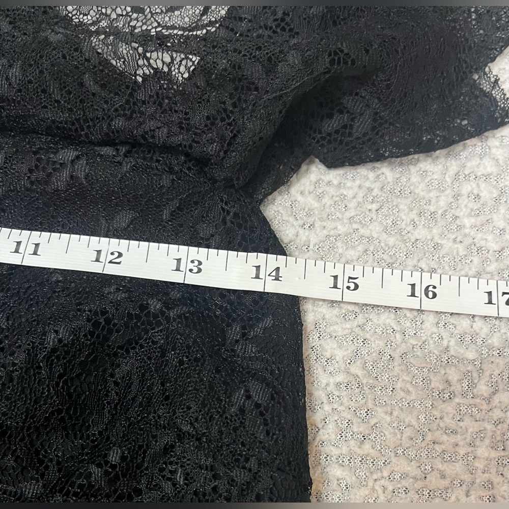 Zara Black Lace Ruffled Halter Neck Cold
Shoulder Top Size S - Picture 12 of 16